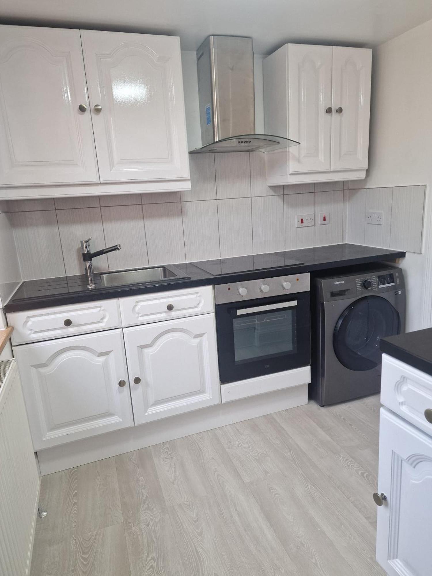 Studio Flat On Straight Road, Harold Hill, Havering المظهر الخارجي الصورة